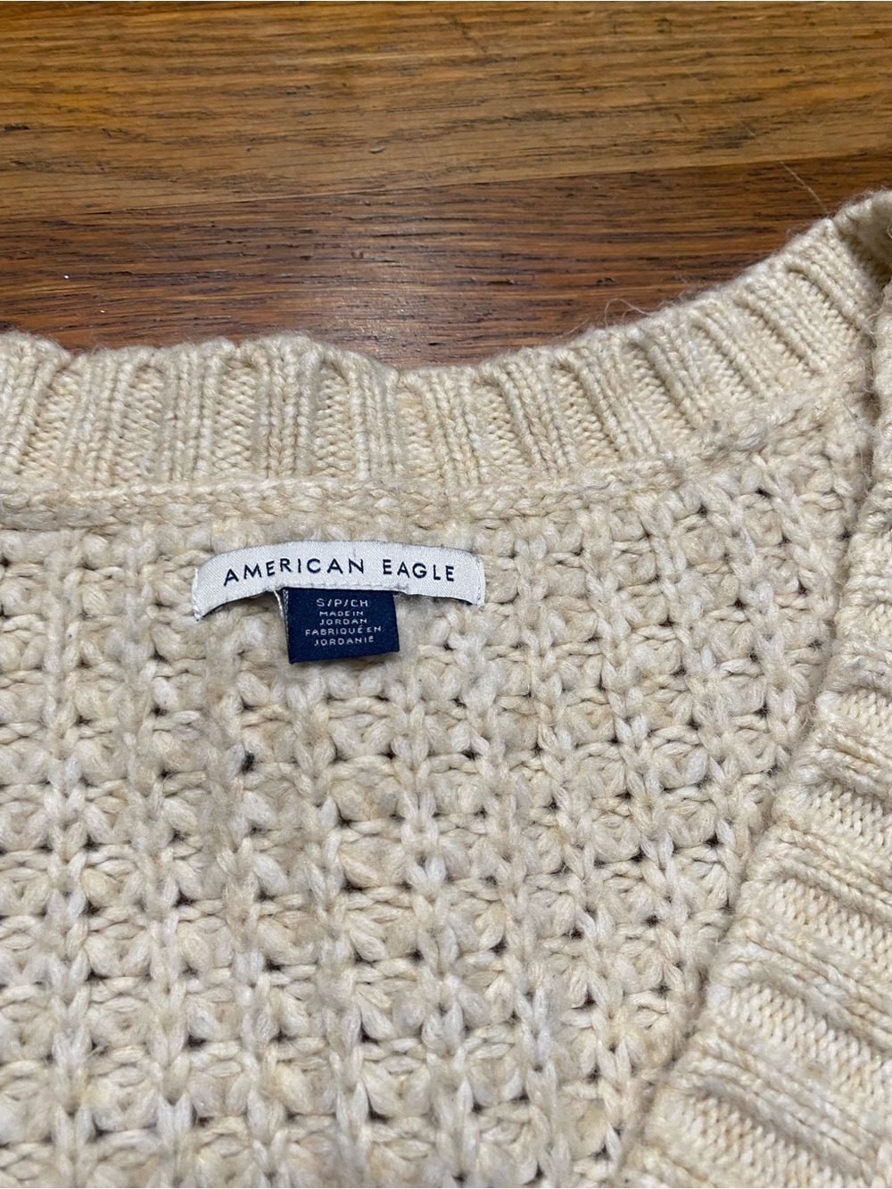 American Eagle Cream Chunky V-Neck Sweater Size Small (oversized) - Picture 7 of 7